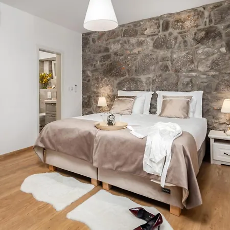 Pet Friendly Home In Zvoneca With Wifi Feriehus