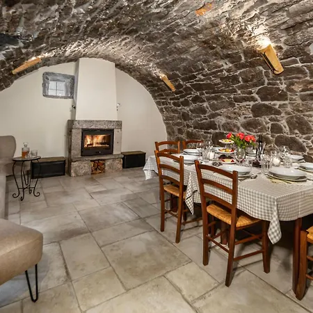 Pet Friendly Home In Zvoneca With Wifi Feriehus