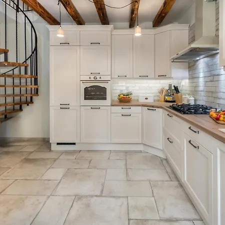 Pet Friendly Home In Zvoneca Nyaraló Zvoneća